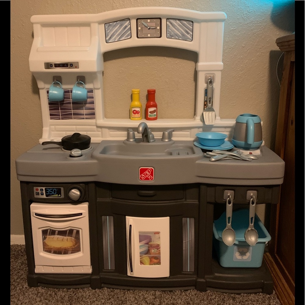 Step 2 Kitchen